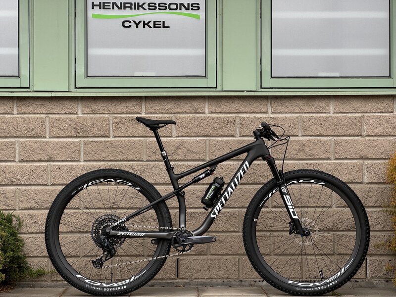 Specialized_Epic_Expert_Mountainbike_Carbon_Smoke_90322-3.JPG